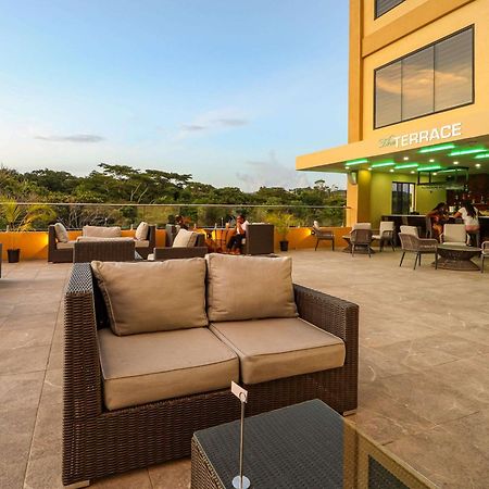 Comfort Inn & Suites Tobago Signal Hill Extérieur photo