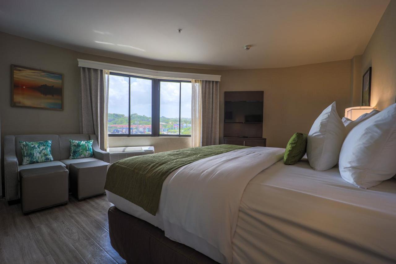Comfort Inn & Suites Tobago Signal Hill Extérieur photo