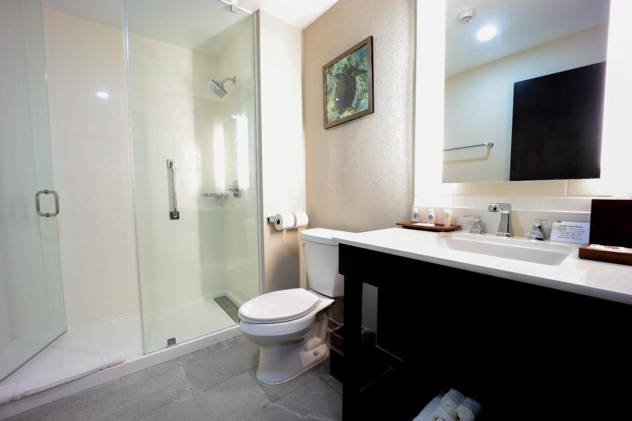 Comfort Inn & Suites Tobago Signal Hill Extérieur photo