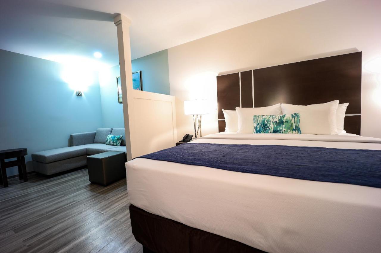 Comfort Inn & Suites Tobago Signal Hill Extérieur photo