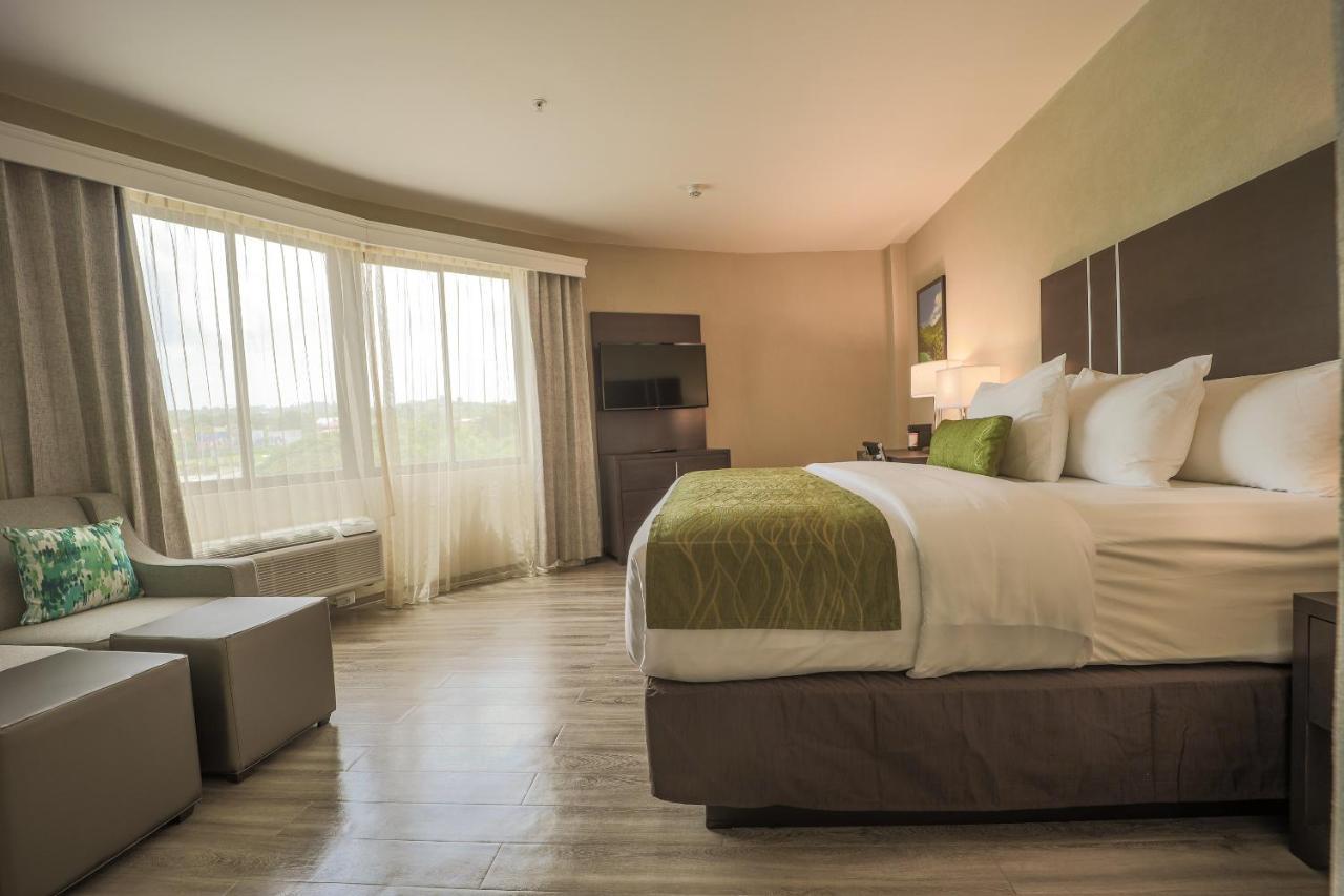 Comfort Inn & Suites Tobago Signal Hill Extérieur photo