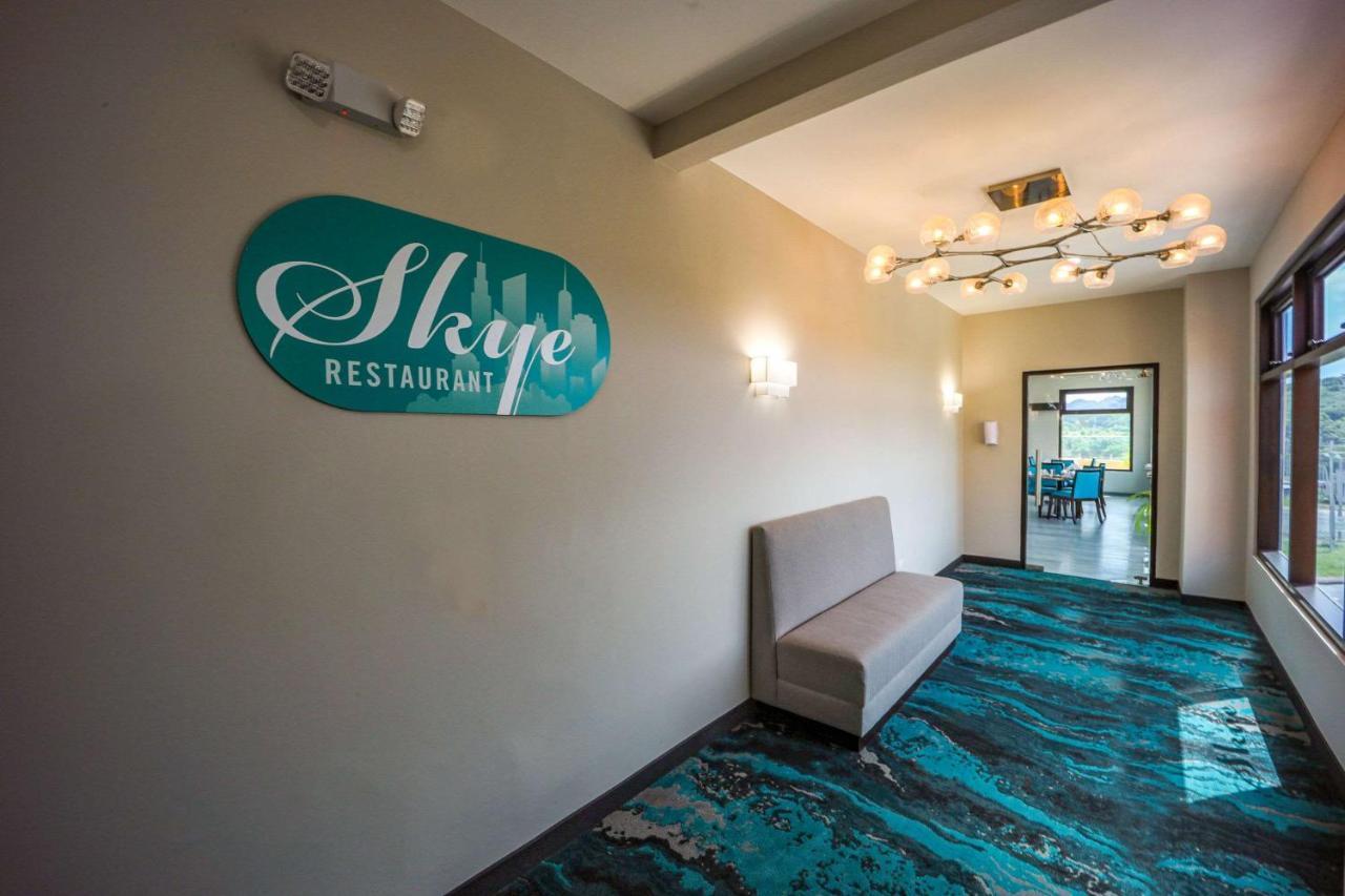Comfort Inn & Suites Tobago Signal Hill Extérieur photo