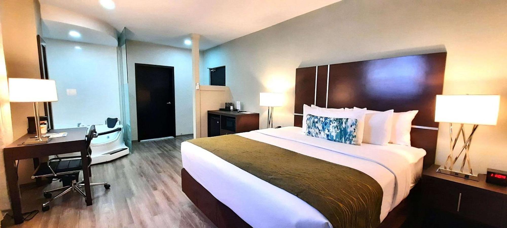 Comfort Inn & Suites Tobago Signal Hill Extérieur photo