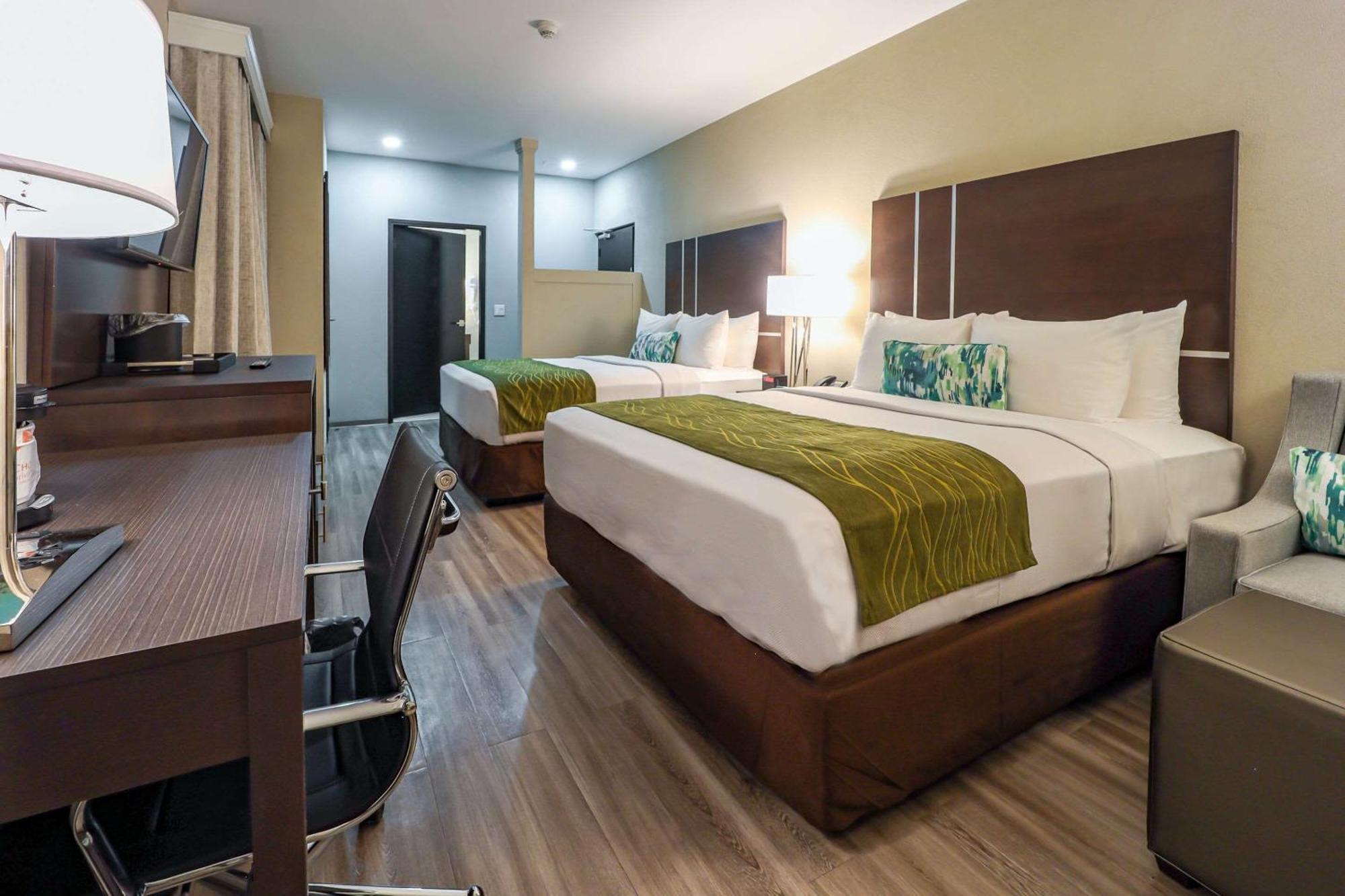 Comfort Inn & Suites Tobago Signal Hill Extérieur photo