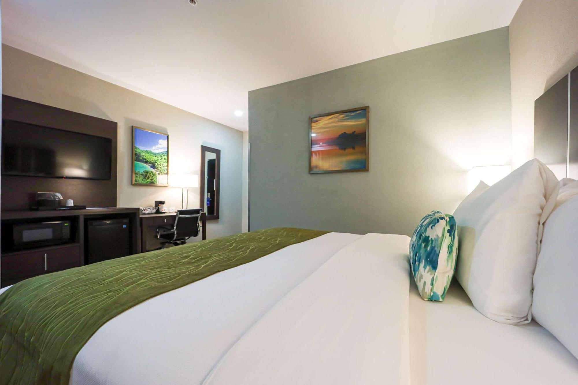 Comfort Inn & Suites Tobago Signal Hill Extérieur photo