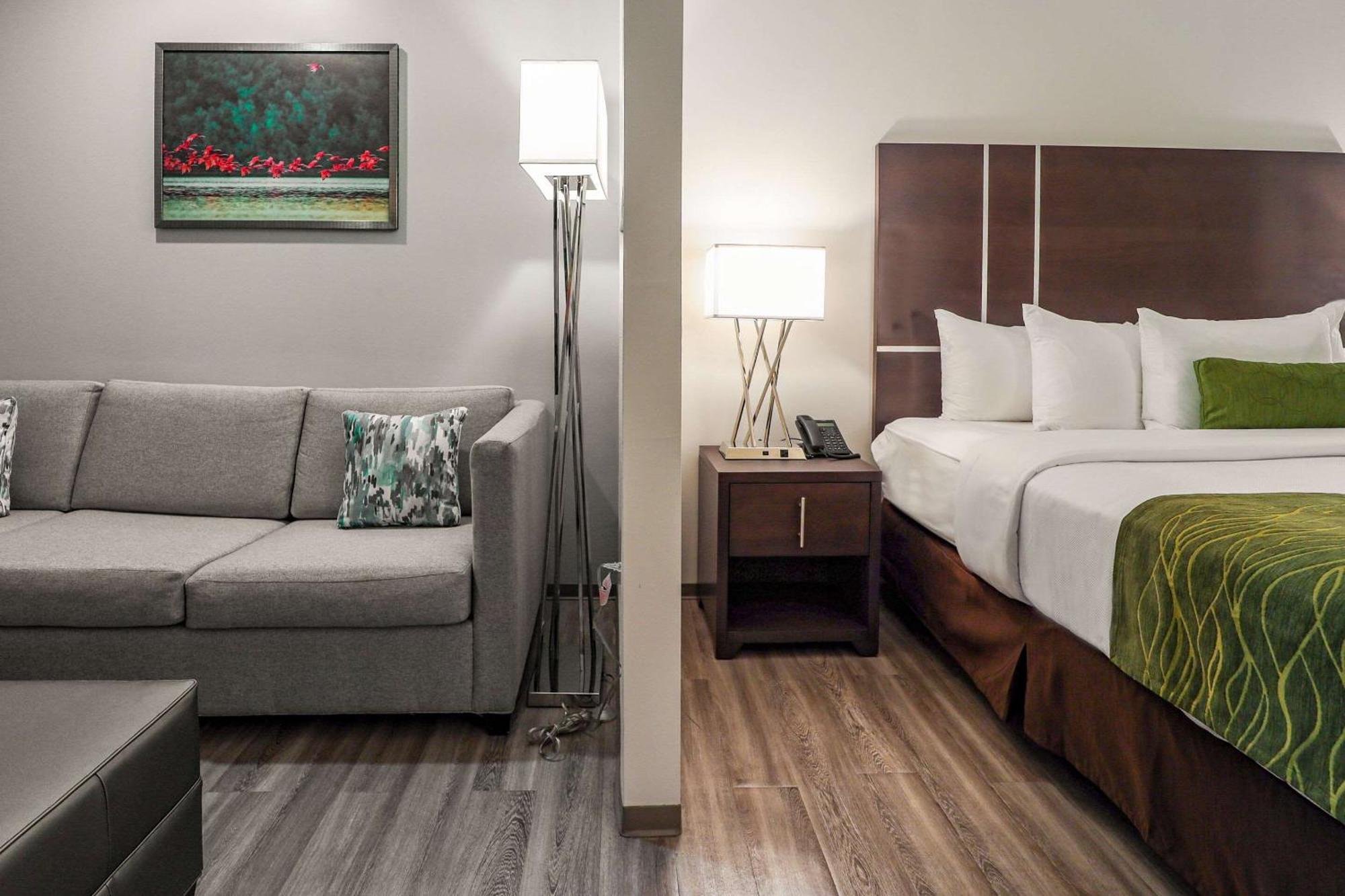 Comfort Inn & Suites Tobago Signal Hill Extérieur photo