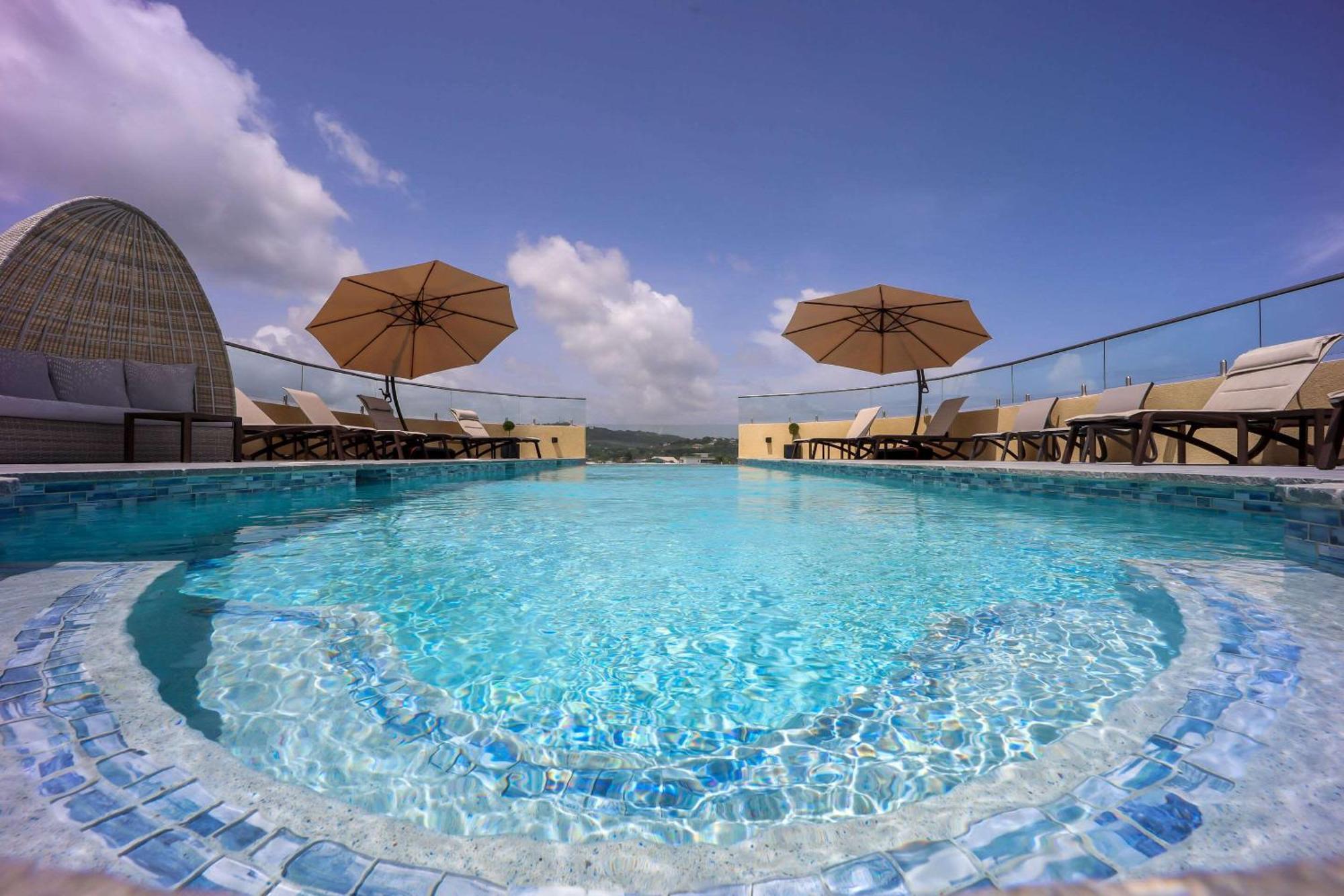 Comfort Inn & Suites Tobago Signal Hill Extérieur photo